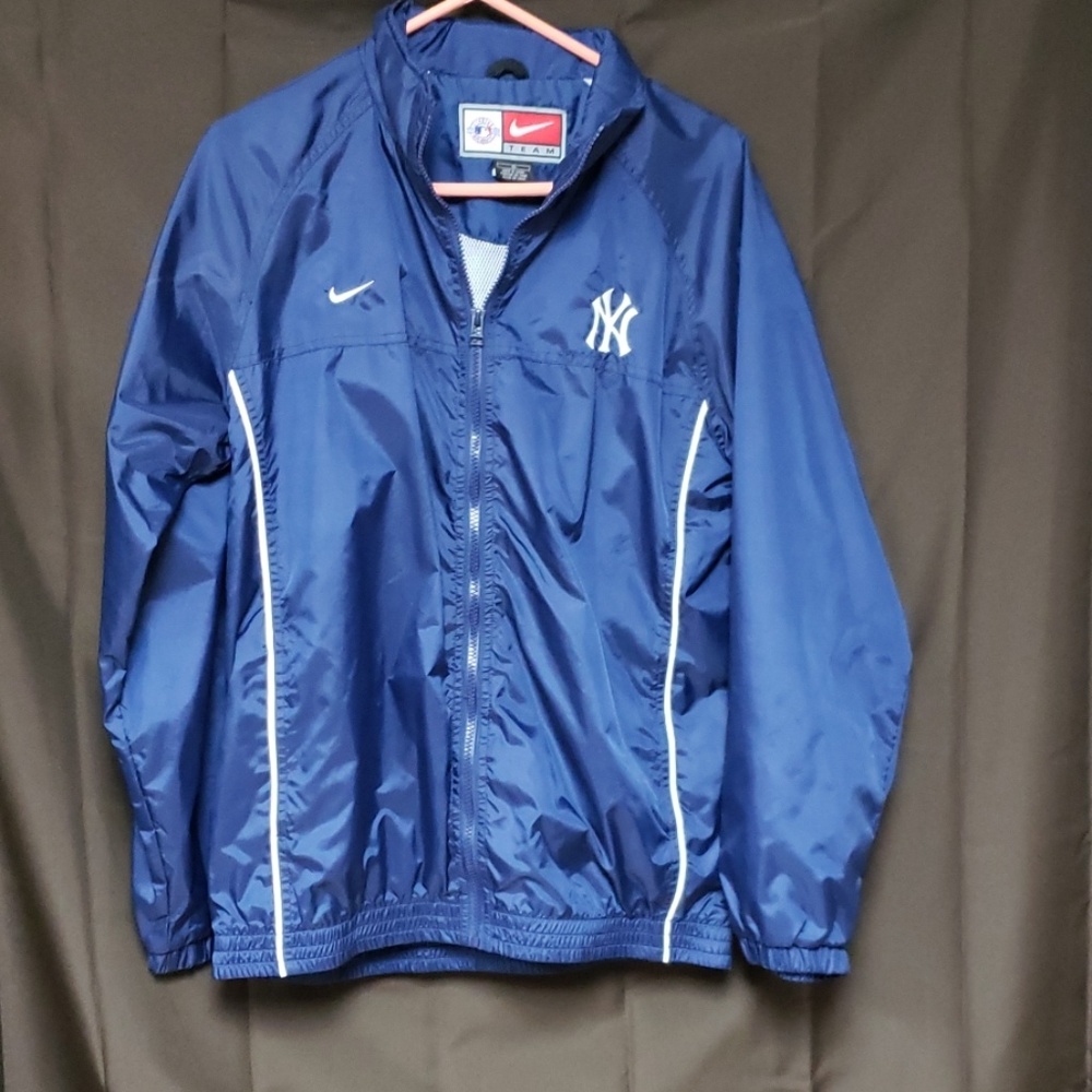 Nike team warm up